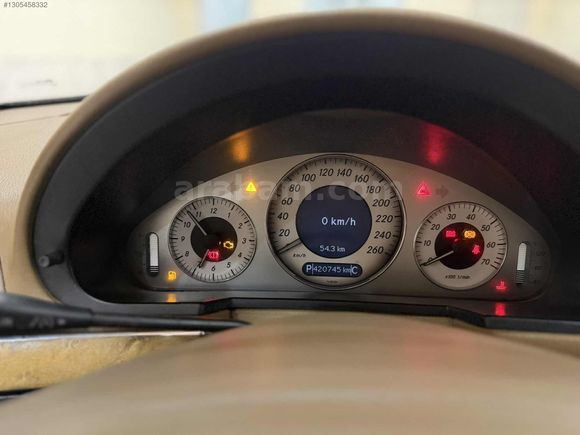 HATASIZ TEK PARÇA BOYALI E200 CAM TAVAN