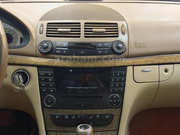 HATASIZ TEK PARÇA BOYALI E200 CAM TAVAN