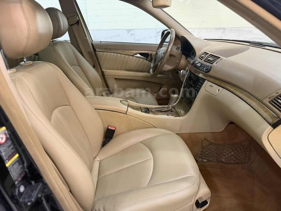 HATASIZ TEK PARÇA BOYALI E200 CAM TAVAN