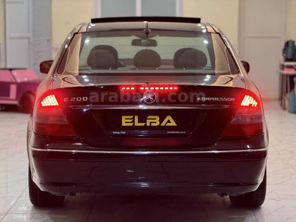 HATASIZ TEK PARÇA BOYALI E200 CAM TAVAN