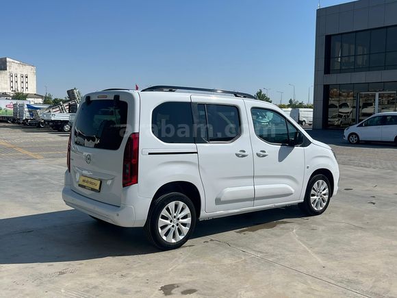 MBS BÜYÜKSOYLU'DAN 2023 MODEL OPEL COMBO 1.5 D ELEGANCE