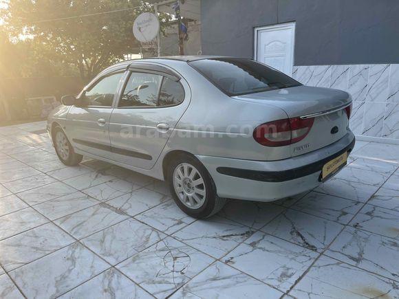 Galeriden Renault Megane 1.6 Dynamique 2003 Model Şanlıurfa