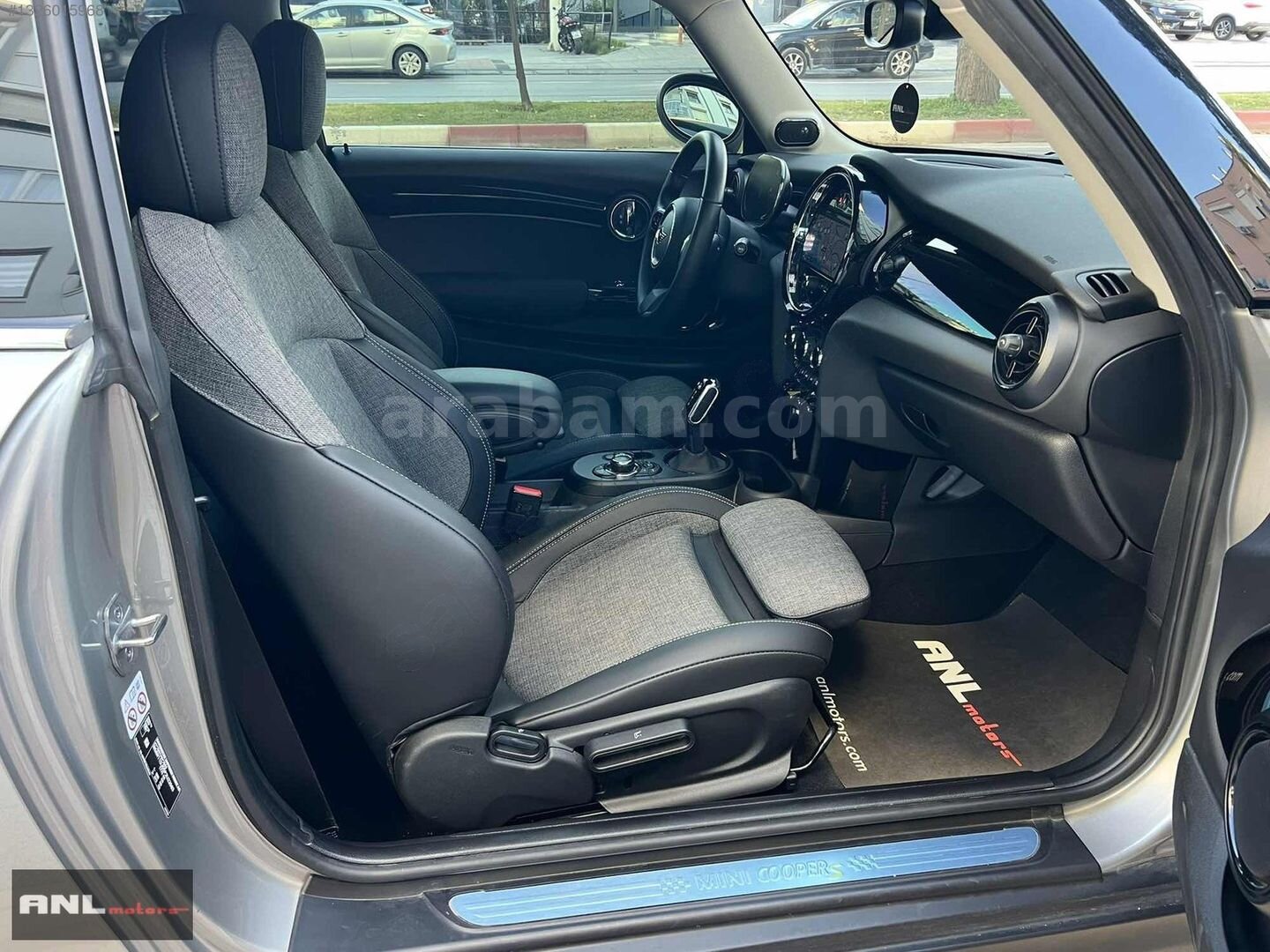 Galeriden Mini Cooper Electric SE Inspired 2023 Model Antalya 45.000 km Gri 4