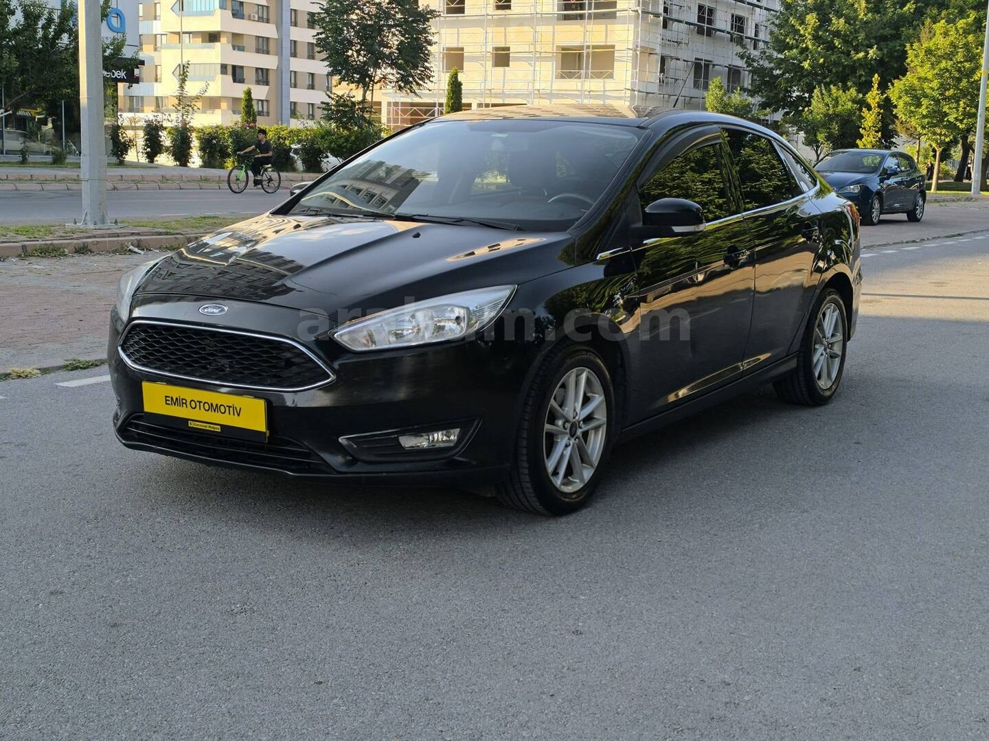 Galeriden Ford Focus 1.6 TDCi Trend X 2015 Model Kayseri 300.000 km Siyah 3