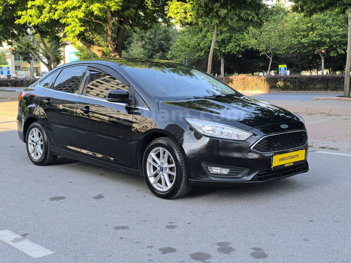 Galeriden Ford Focus 1.6 TDCi Trend X 2015 Model Kayseri 300.000 km Siyah 2