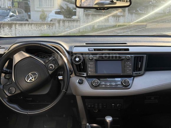 SAHİBINDEN RAV4 /SUNROOF/4x4