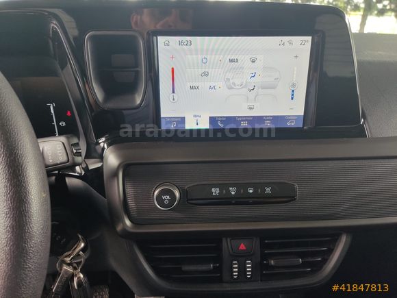 (Koyuncu Fiat) 2025 FORD TOURNEO COURİER 1.5 ECOBLUE TREND