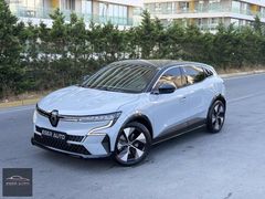 HATASIZ 2026 ÇIKIŞLI MEGANE E-TECH TECHO 6 BİN KM ÇİFT RENK