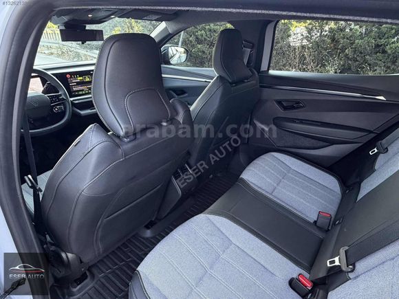 HATASIZ 2026 ÇIKIŞLI MEGANE E-TECH TECHO 6 BİN KM ÇİFT RENK