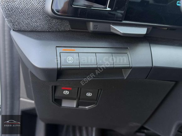 HATASIZ 2026 ÇIKIŞLI MEGANE E-TECH TECHO 6 BİN KM ÇİFT RENK