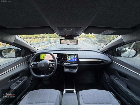HATASIZ 2026 ÇIKIŞLI MEGANE E-TECH TECHO 6 BİN KM ÇİFT RENK