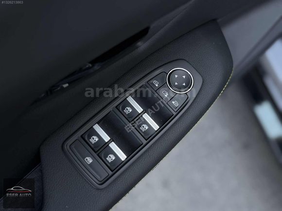 HATASIZ 2026 ÇIKIŞLI MEGANE E-TECH TECHO 6 BİN KM ÇİFT RENK