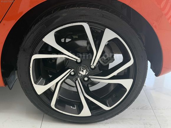 EMRAH AUTO'DAN 2023 MODEL RENAULT CLİO İCON HATASIZ BOYASIZ