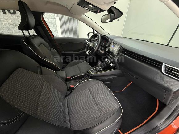 EMRAH AUTO'DAN 2023 MODEL RENAULT CLİO İCON HATASIZ BOYASIZ