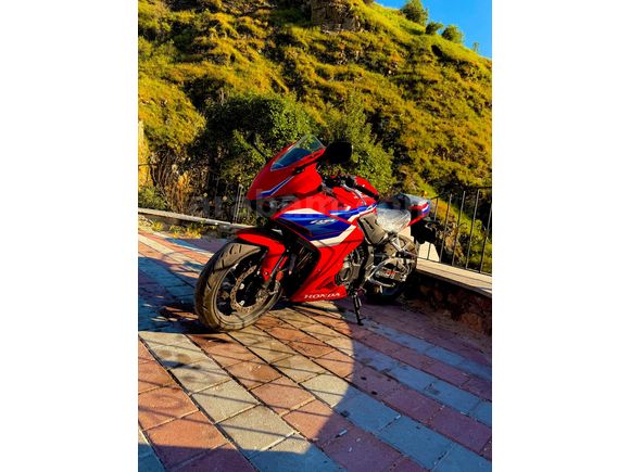 0 dan farksız Honda CBR 500R