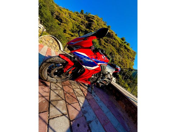 0 dan farksız Honda CBR 500R