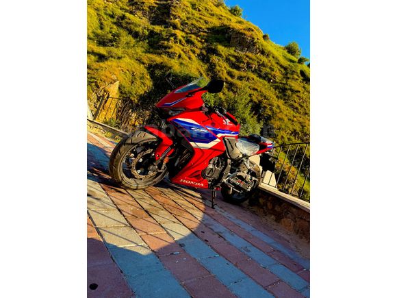 0 dan farksız Honda CBR 500R