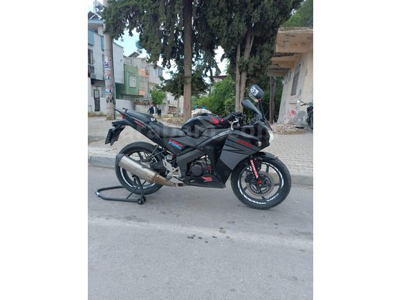 Hasar Kayıtsız Her şeyi orijinal Honda CBR 125 R