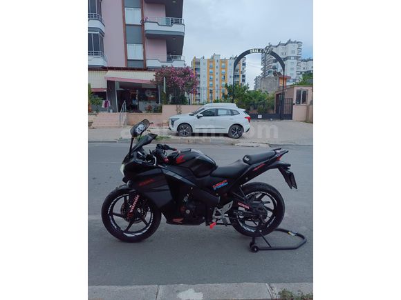 Hasar Kayıtsız Her şeyi orijinal Honda CBR 125 R