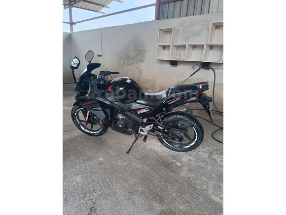 Hasar Kayıtsız Her şeyi orijinal Honda CBR 125 R