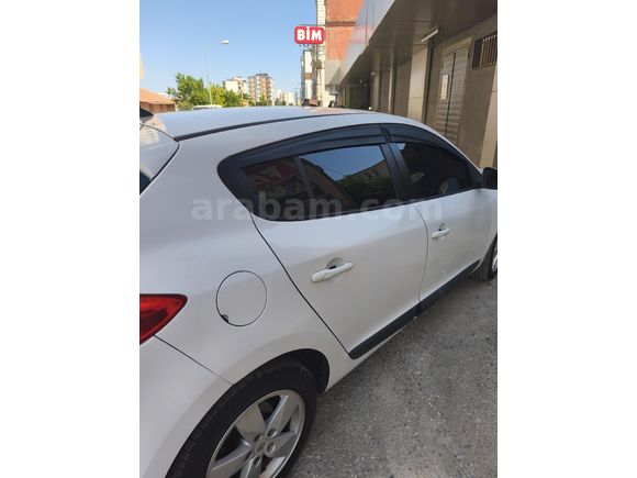Sahibinden Renault Megane 1.6 Expression 2011 Model  144.500 km Beyaz