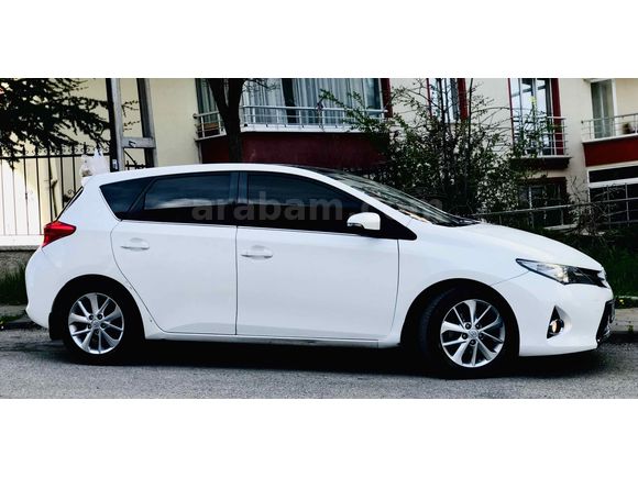  Sahibinden Toyota Auris 1.6 Active Skypack 2014 Model 