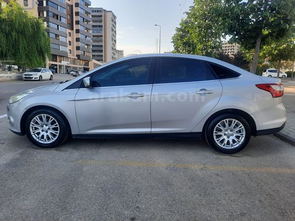 2012 MODEL 1.6 TDCİ SANRUFFLU KOLTUK ISITMALI TİTANIUM X PAKET FORD FOCUS 