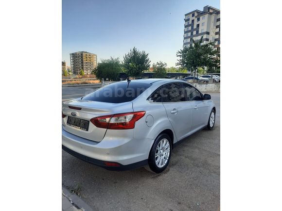 2012 MODEL 1.6 TDCİ SANRUFFLU KOLTUK ISITMALI TİTANIUM X PAKET FORD FOCUS 