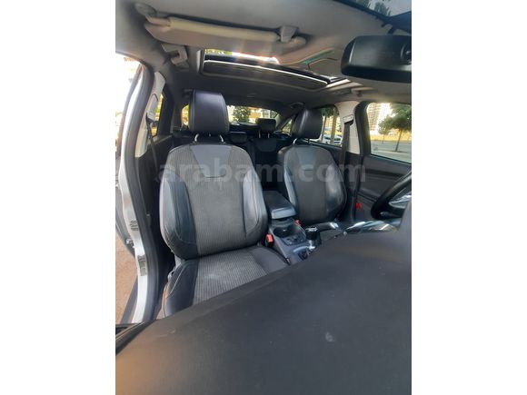 2012 MODEL 1.6 TDCİ SANRUFFLU KOLTUK ISITMALI TİTANIUM X PAKET FORD FOCUS 