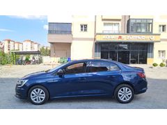 Sahibinden Renault Megane 1.3 TCe Joy 2021 Model  99.500 km Lacivert