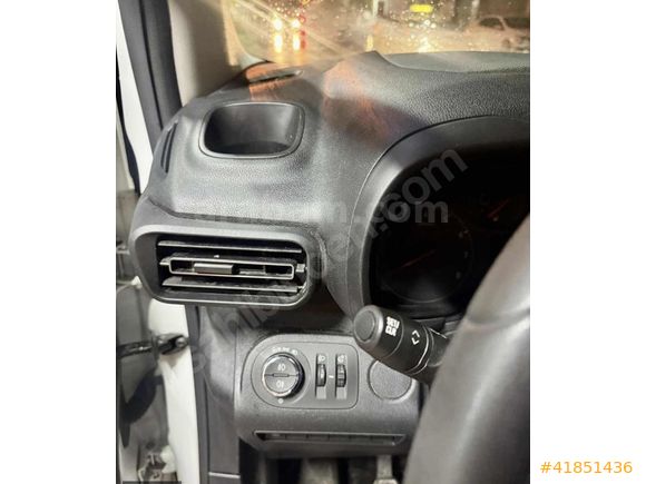 YILDIZ MOTORS'DAN 2024 OPEL COMBO 1.5 EDİTİON HATASIZ