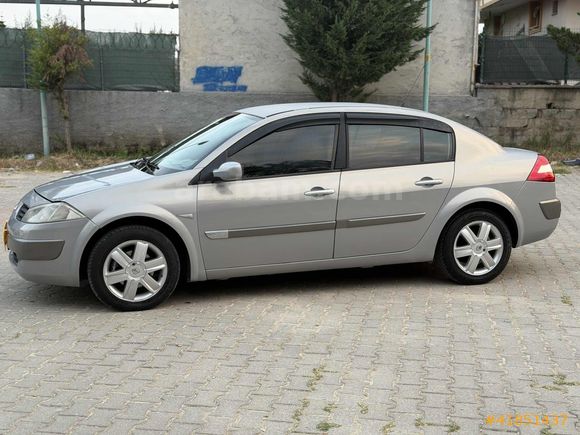 ATA OTOMOTİVDEN 2005 MODEL MEGANE 2 DEĞİŞENSİZ FULL BAKIMLI