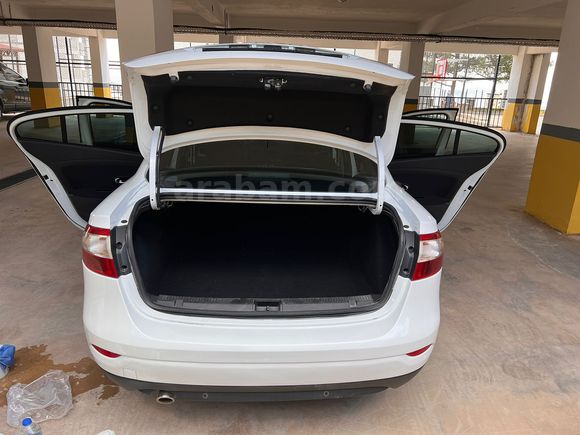 Sahibinden Aile aracı Renault Fluence 1.5 dCi Touch 2013 Model 127.500 Bin KM