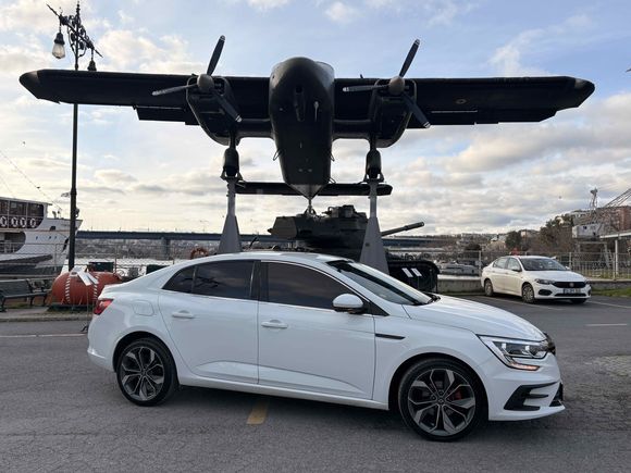 Sahibinden Renault Megane 1.3 TCe Joy 2023 Model 