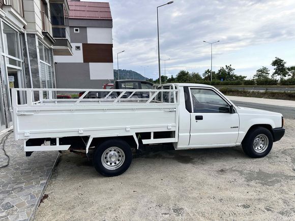 Galeriden Mitsubishi L 200 TEK KABİN-KREDİ  KARTI-VG AUTO
