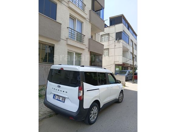 Sahibinden Ford Tourneo Courier 1.5 EcoBlue Titanium 2024 Model