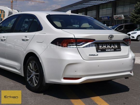 2019 COROLLA LPĞ li1.6 VİSİON ÇELİK JANT GERİ GÖRÜŞ 120.000 KM