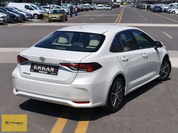 2019 COROLLA LPĞ li1.6 VİSİON ÇELİK JANT GERİ GÖRÜŞ 120.000 KM