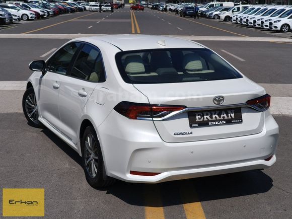 2019 COROLLA LPĞ li1.6 VİSİON ÇELİK JANT GERİ GÖRÜŞ 120.000 KM