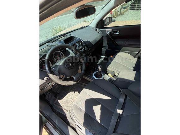 ACİL SATILIK FİYAT DÜŞTÜ İLK GELEN ALIR Sahibinden Renault Megane 1.6 Dynamique 2004 Model  300.000 km Yeşil