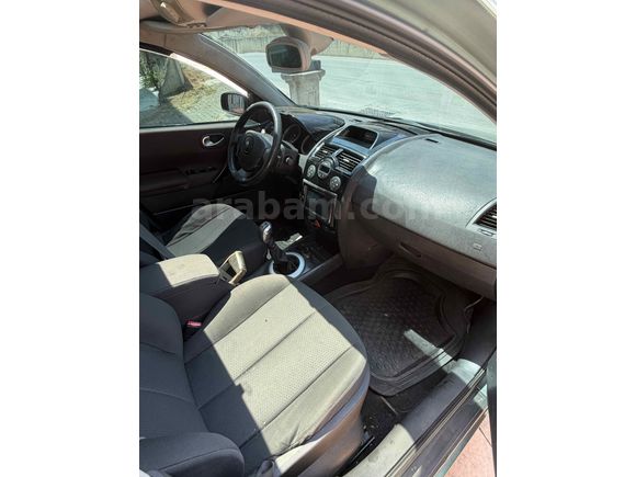 ACİL SATILIK FİYAT DÜŞTÜ İLK GELEN ALIR Sahibinden Renault Megane 1.6 Dynamique 2004 Model  300.000 km Yeşil