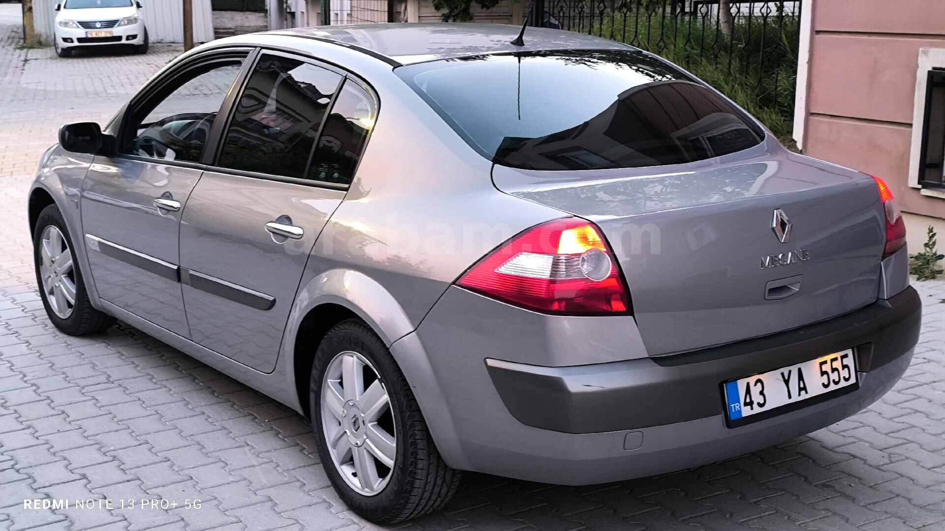 Galeriden Renault Megane 1.6 Dynamique 2004 Model Kütahya 120.000 km Gri (Gümüş) 4