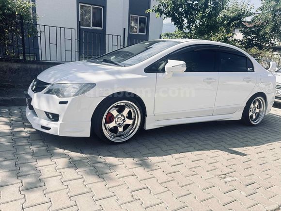 Sahibinden Honda Civic 1.6i VTEC Premium 2011 Model 