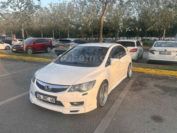 Sahibinden Honda Civic 1.6i VTEC Premium 2011 Model 