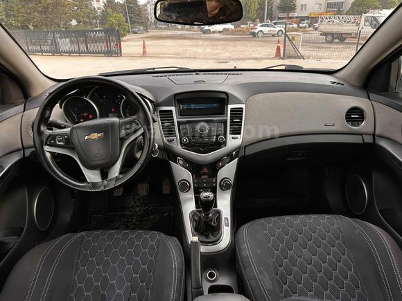 2011 CRUZE 2 PARÇA BOYALI