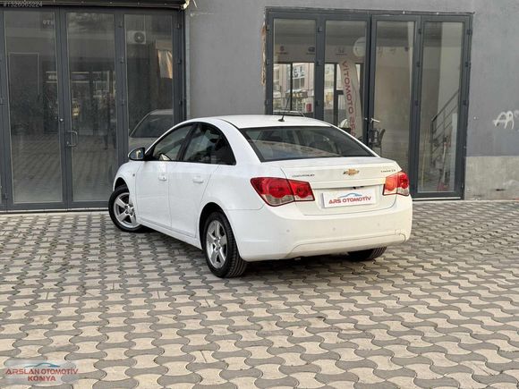 ARS OTOMOTİV DEN 2011 MODEL CHEVROLET CRUZE LT PAKET 99 BİNDE