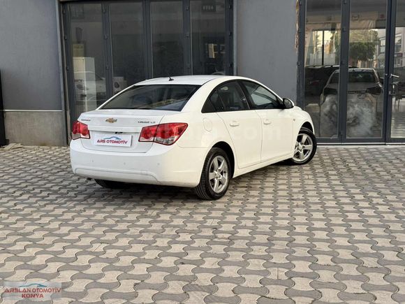 ARS OTOMOTİV DEN 2011 MODEL CHEVROLET CRUZE LT PAKET 99 BİNDE