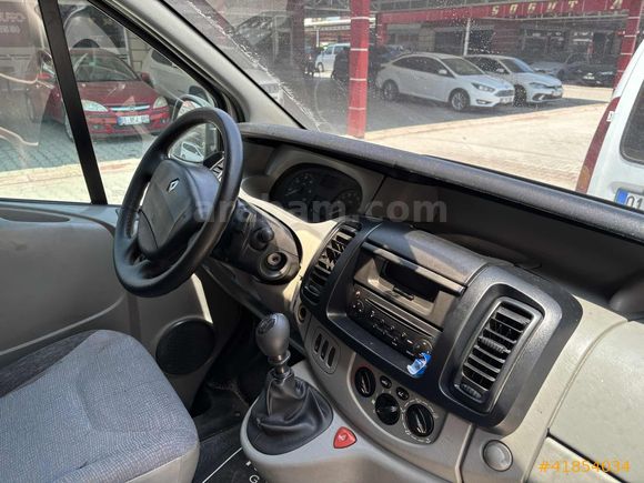BULUŞ GRUP'TAN RENAULT TRAFİC DİZEL 9+1