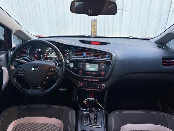 Sahibinden Kia Ceed 1.6 CRDi Premium 2015 Model 