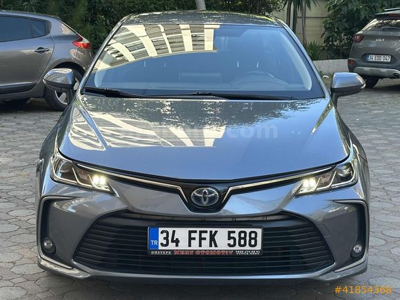 2022 SERVİS BAKIMLI COROLLA1.8 HYBRİD DREAM OTOMATİK 89 BİN KM